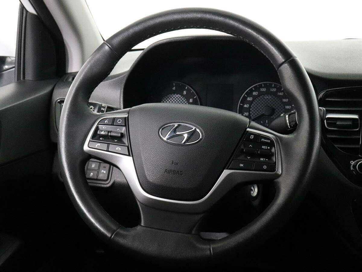 Купить Hyundai Solaris с пробегом. Фото: #11