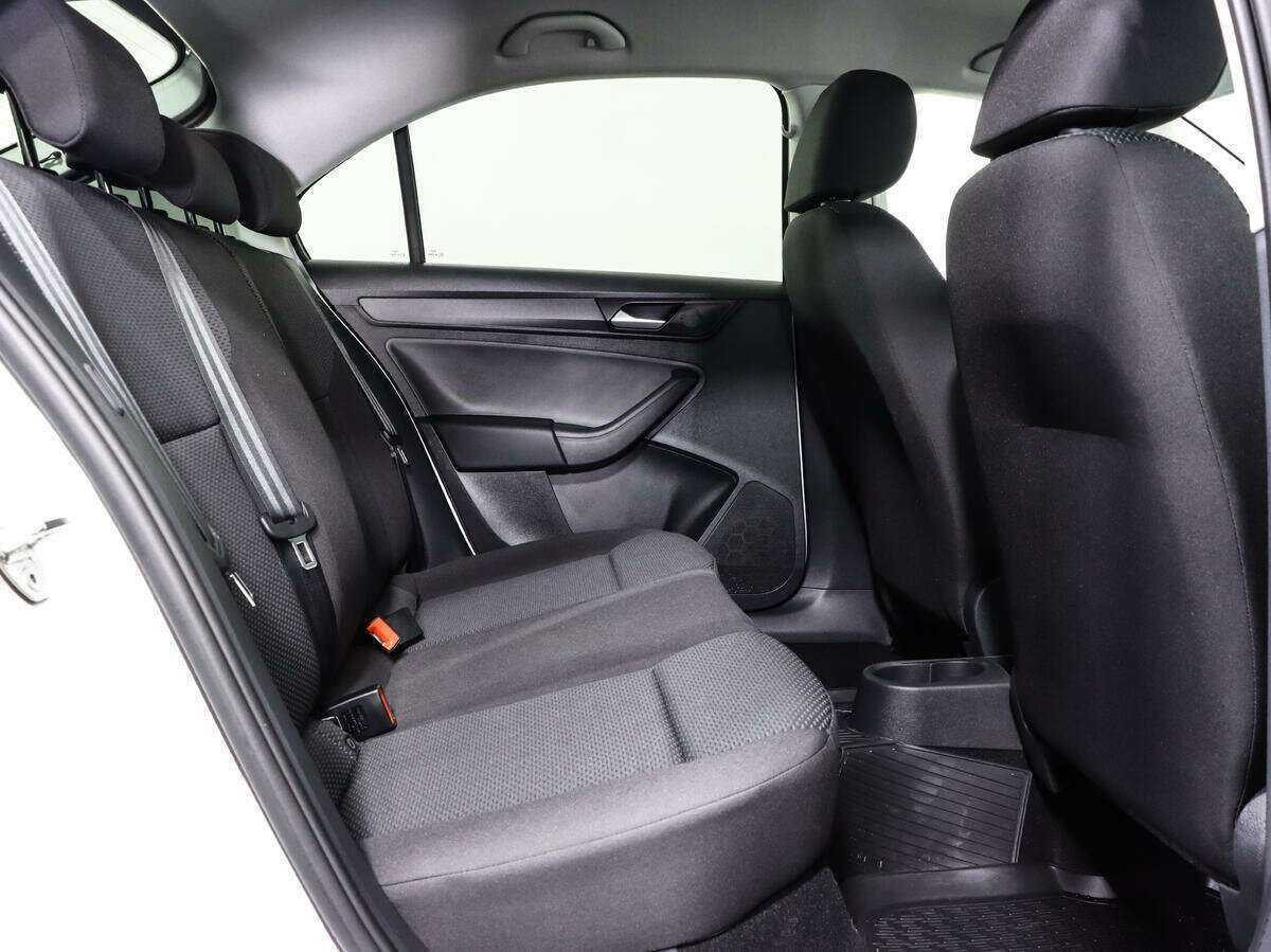 Купить Volkswagen Polo с пробегом. Фото: #11