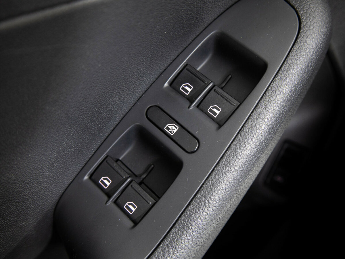 Купить Volkswagen Jetta с пробегом. Фото: #11