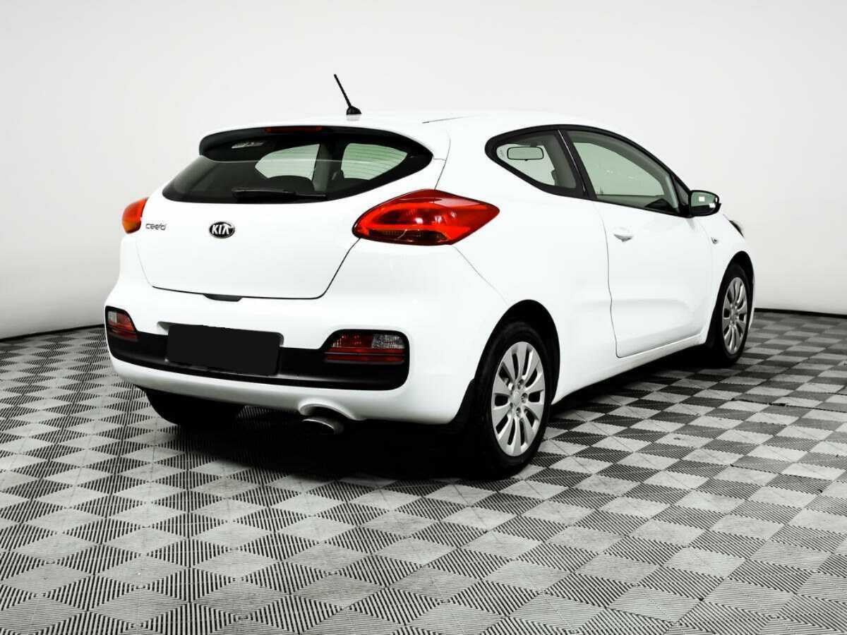 Купить Kia Ceed с пробегом. Фото: #4
