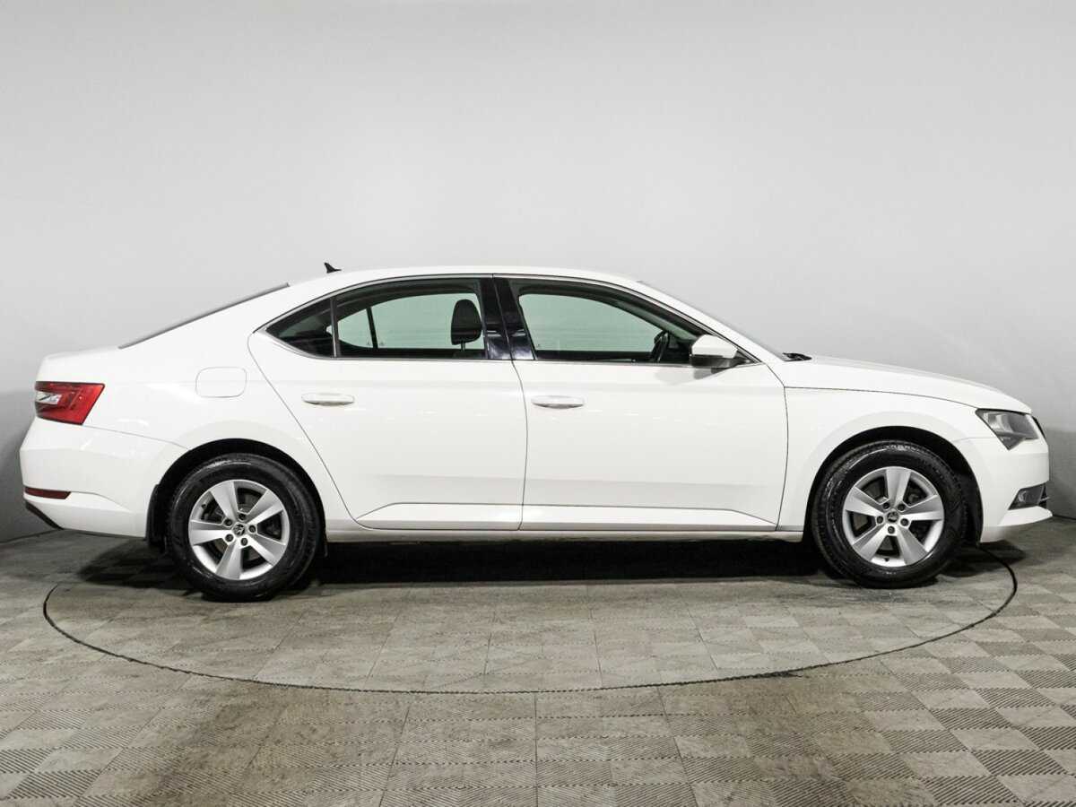 Купить Skoda Superb с пробегом. Фото: #3