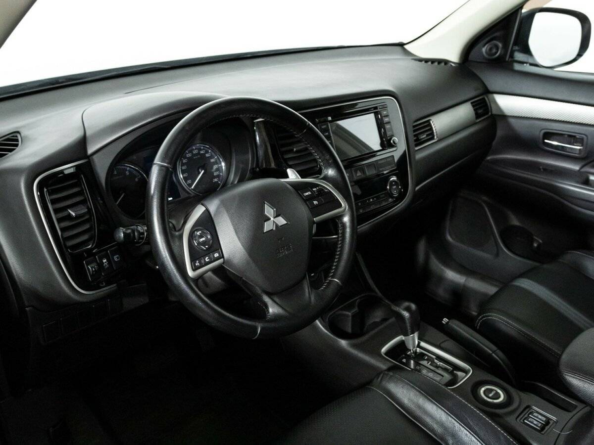Купить Mitsubishi Outlander с пробегом. Фото: #10