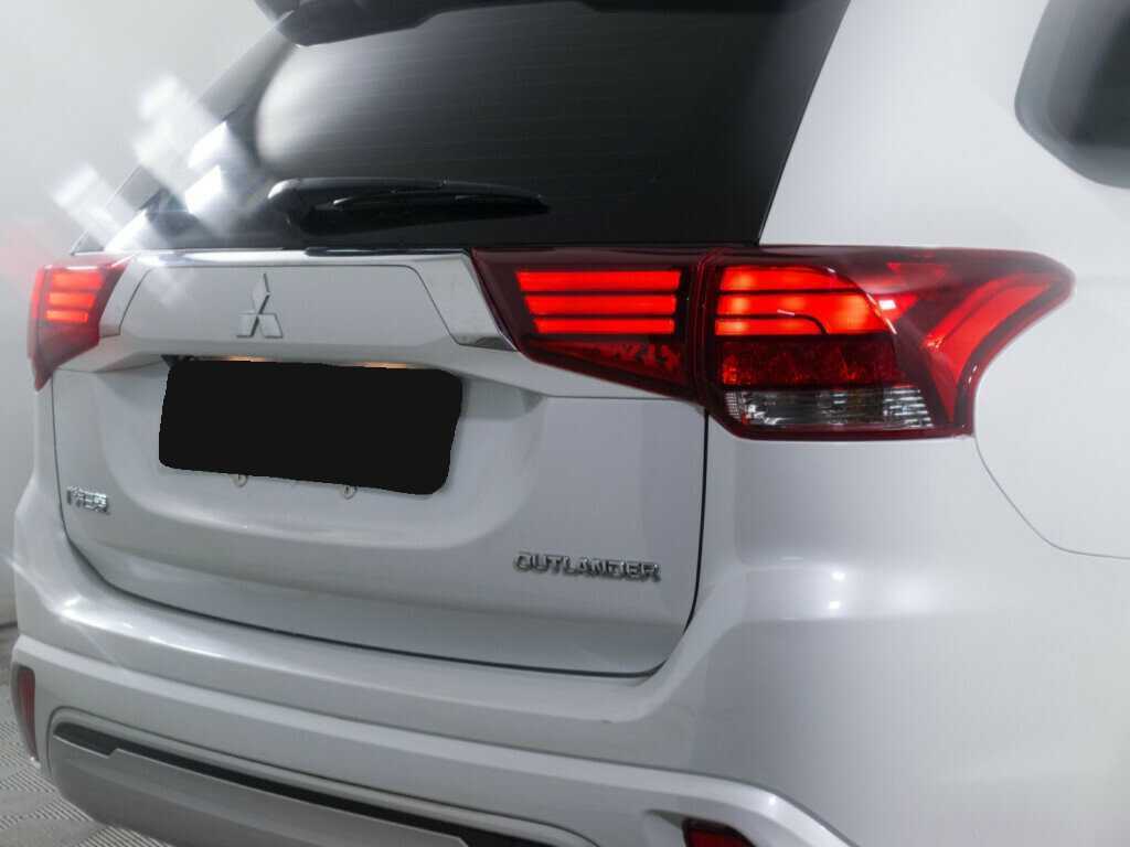 Купить Mitsubishi Outlander с пробегом. Фото: #16