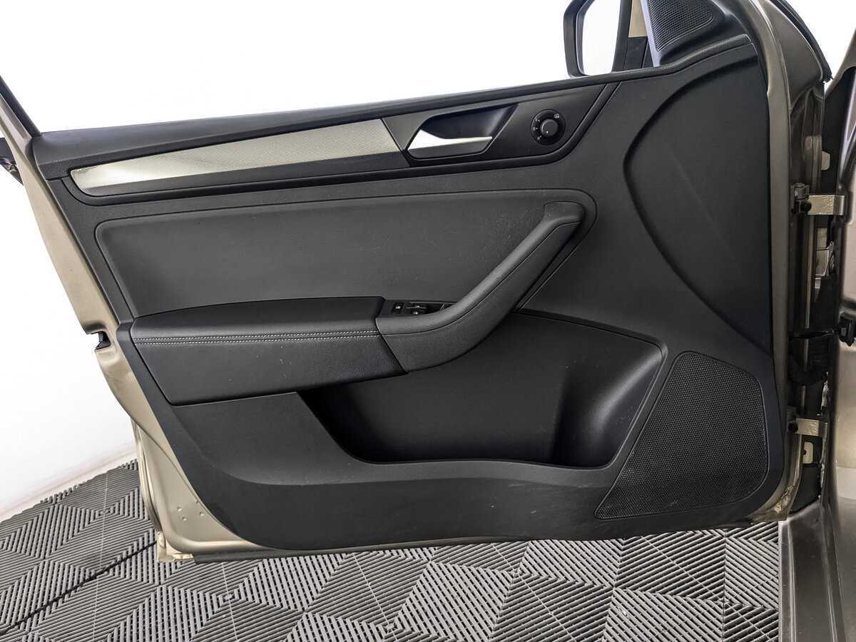 Купить Volkswagen Polo с пробегом. Фото: #14