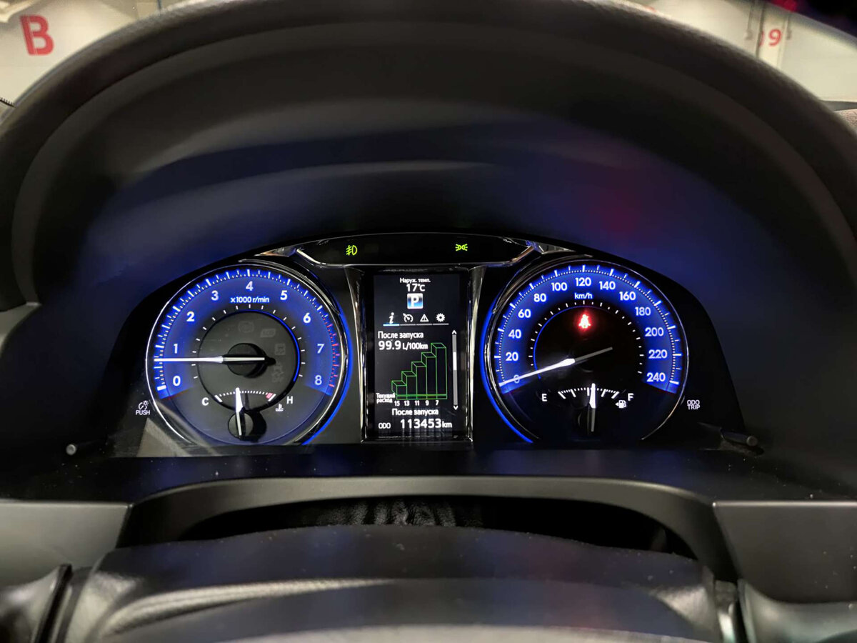 Купить Toyota Camry с пробегом. Фото: #12