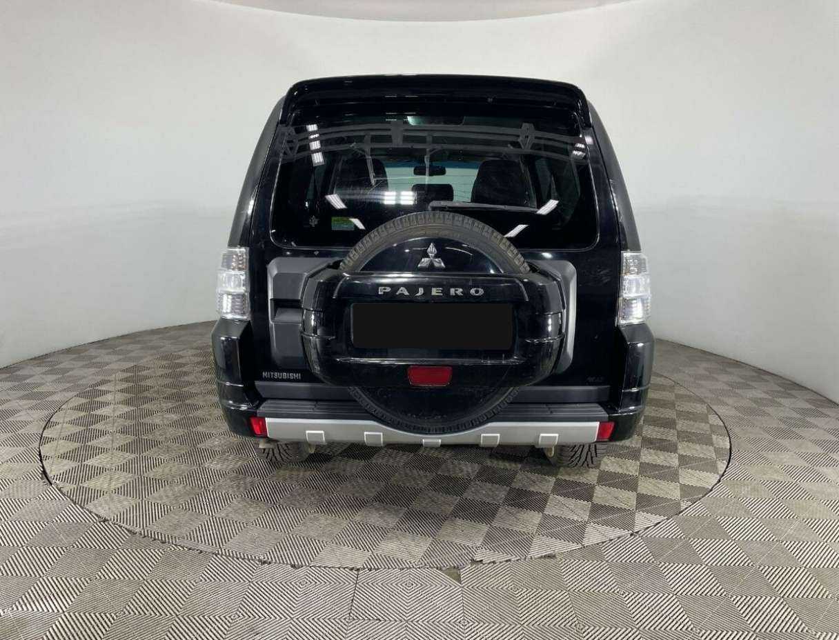 Купить Mitsubishi Pajero с пробегом. Фото: #2