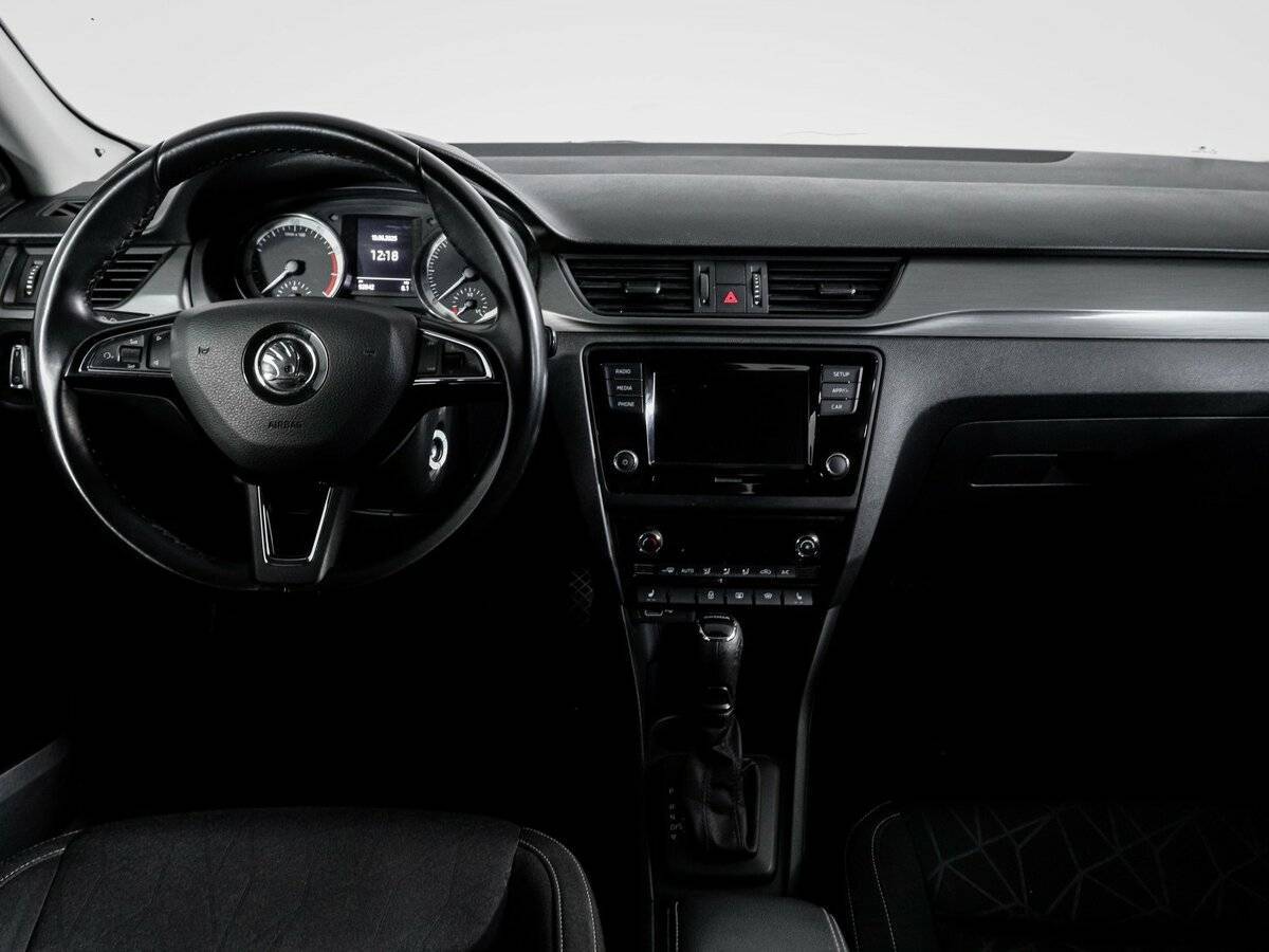Купить Skoda Rapid с пробегом. Фото: #11