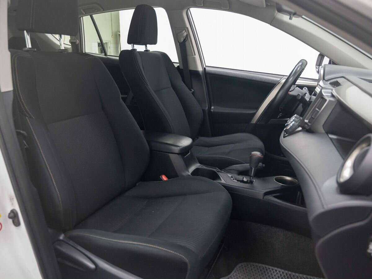 Купить Toyota RAV4 с пробегом. Фото: #13