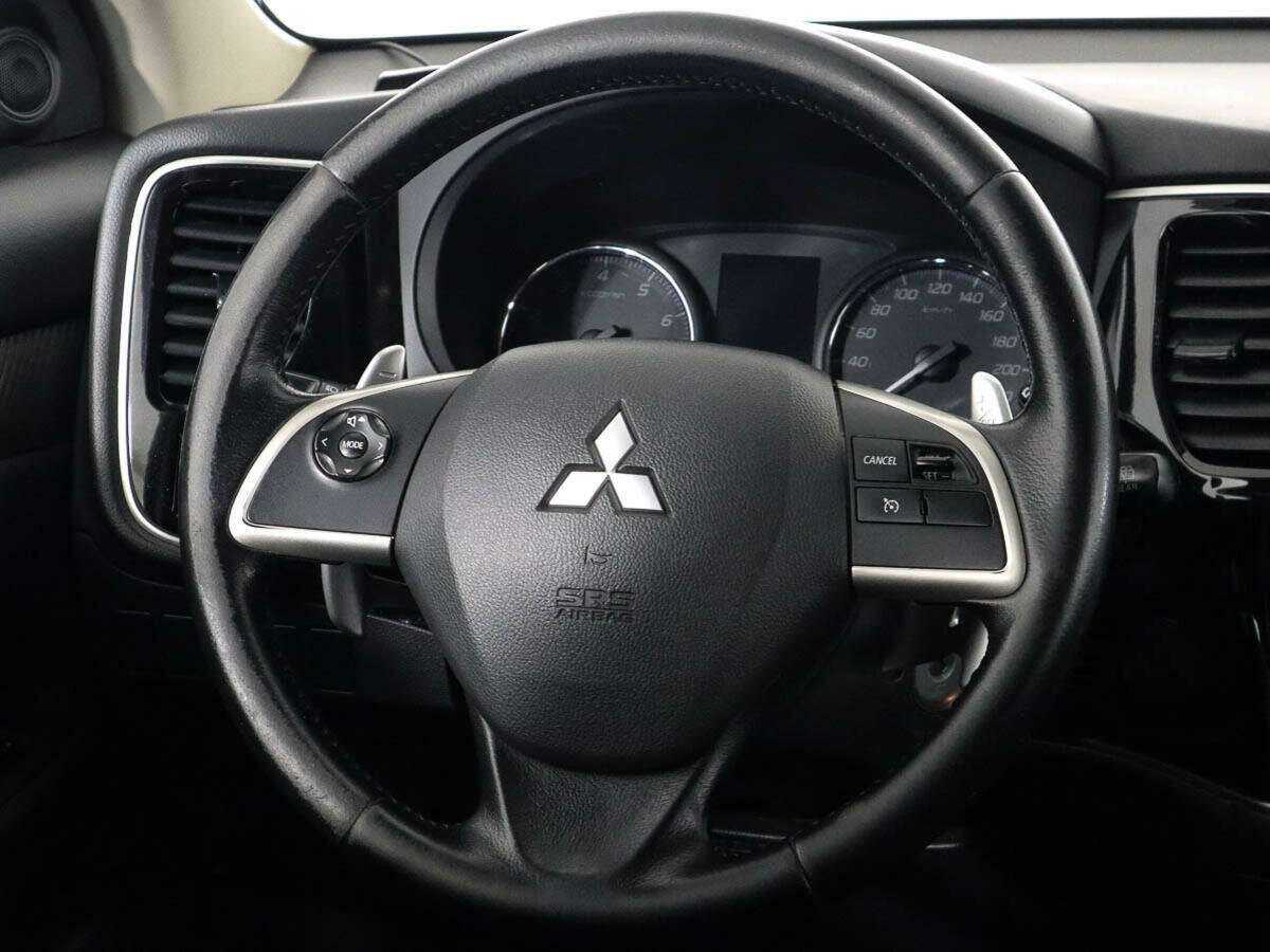 Купить Mitsubishi Outlander с пробегом. Фото: #11