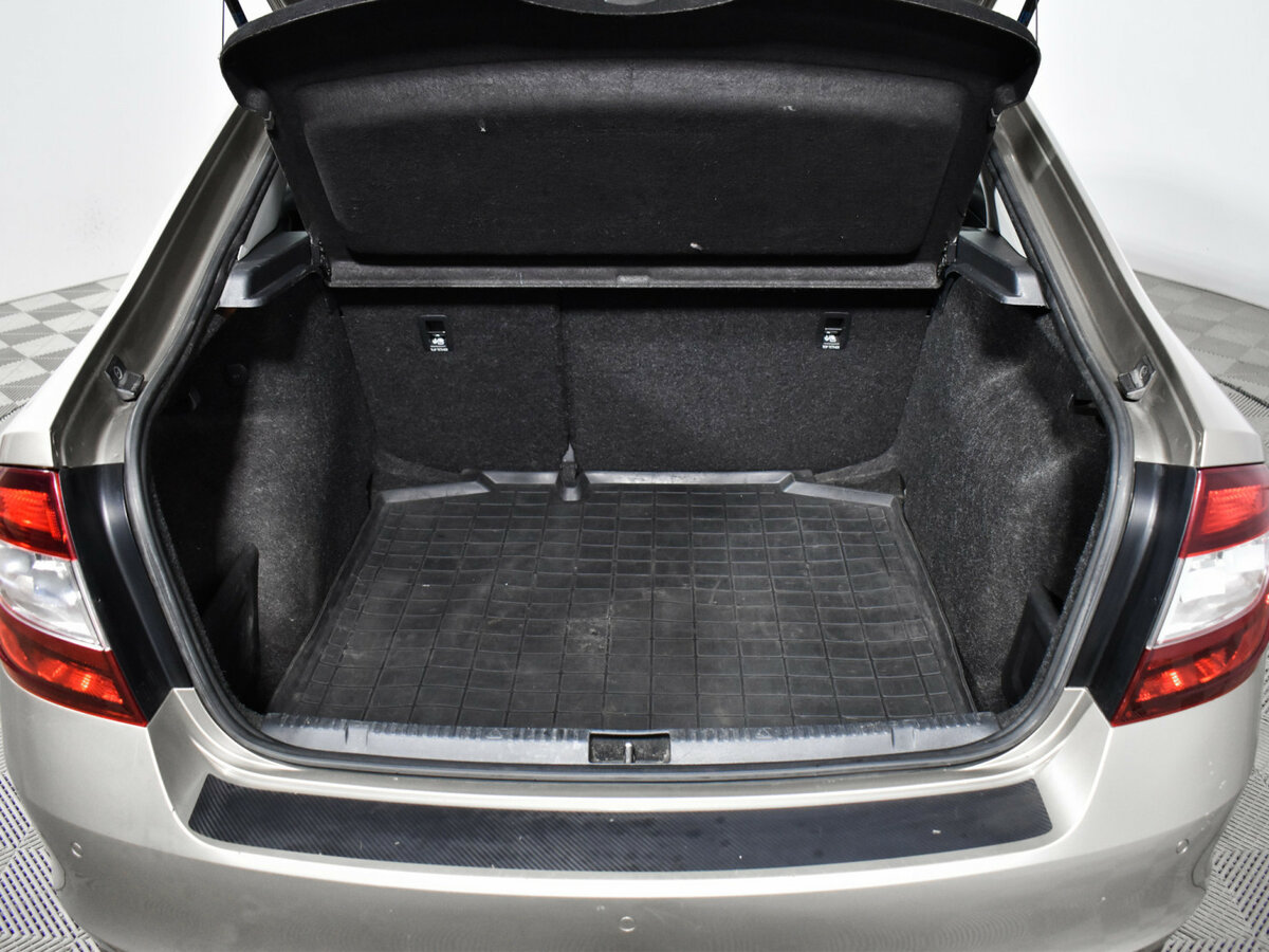 Купить Skoda Rapid с пробегом. Фото: #17