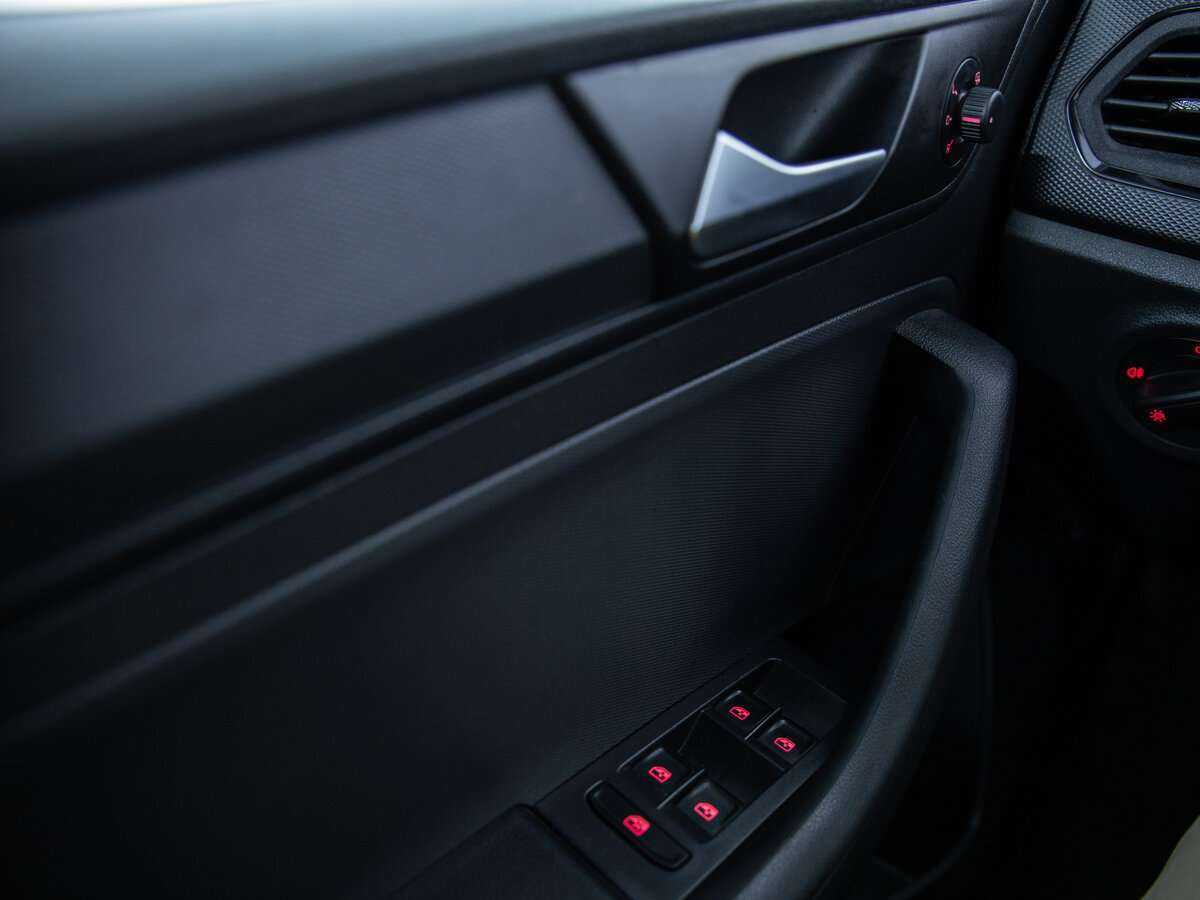 Купить Volkswagen Polo с пробегом. Фото: #16