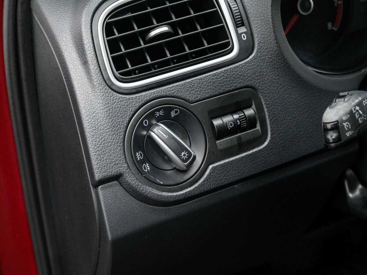 Купить Volkswagen Polo с пробегом. Фото: #13