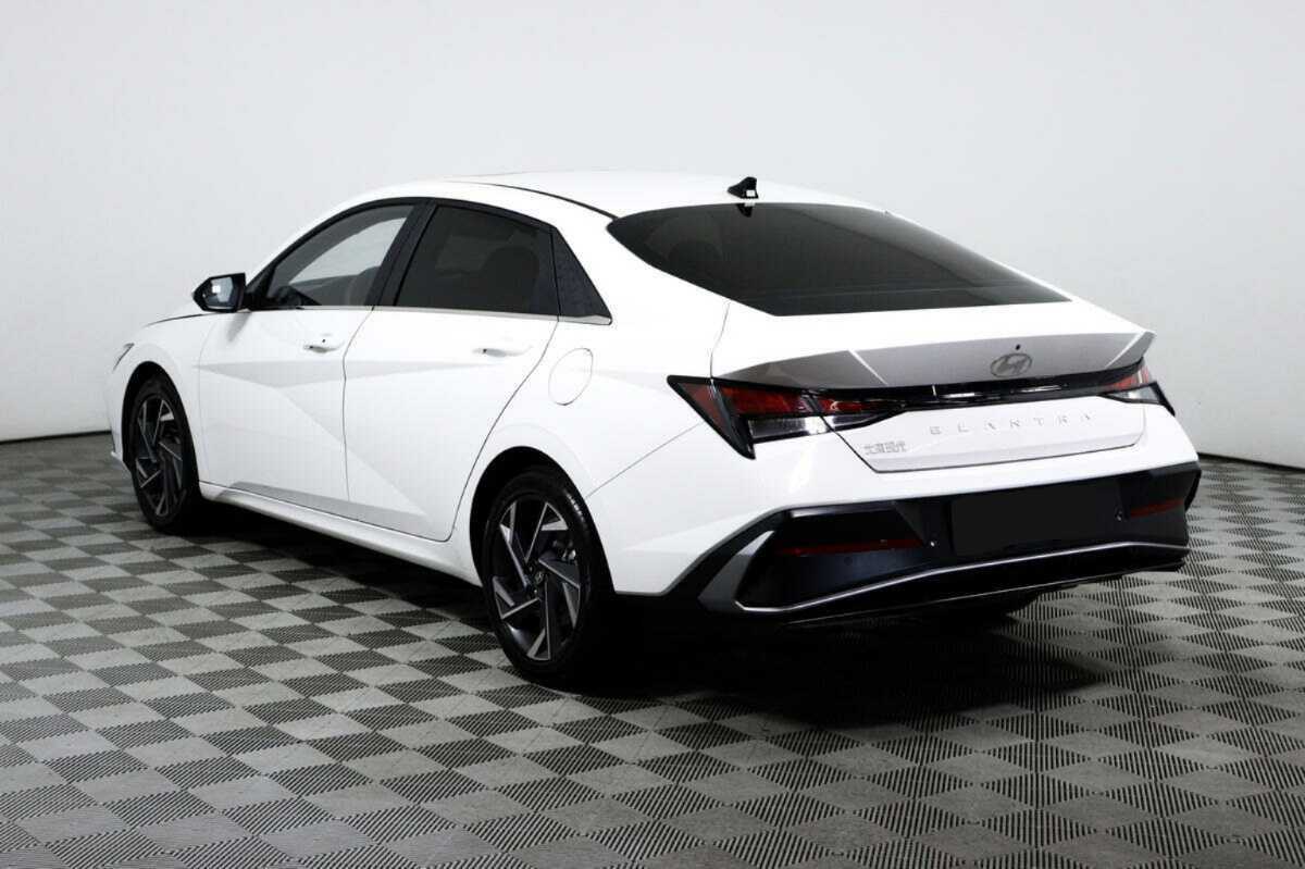 Купить Hyundai Elantra с пробегом. Фото: #6