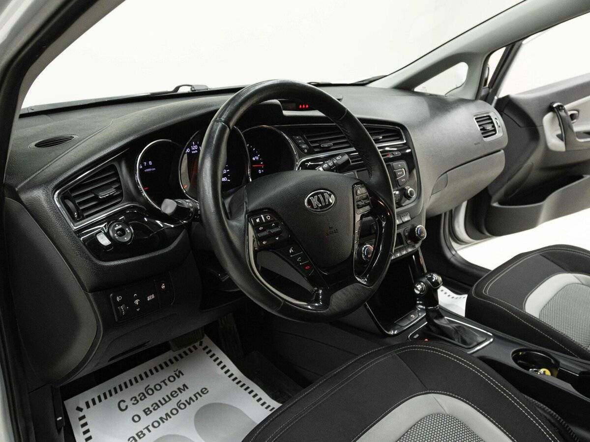 Купить Kia Ceed с пробегом. Фото: #10