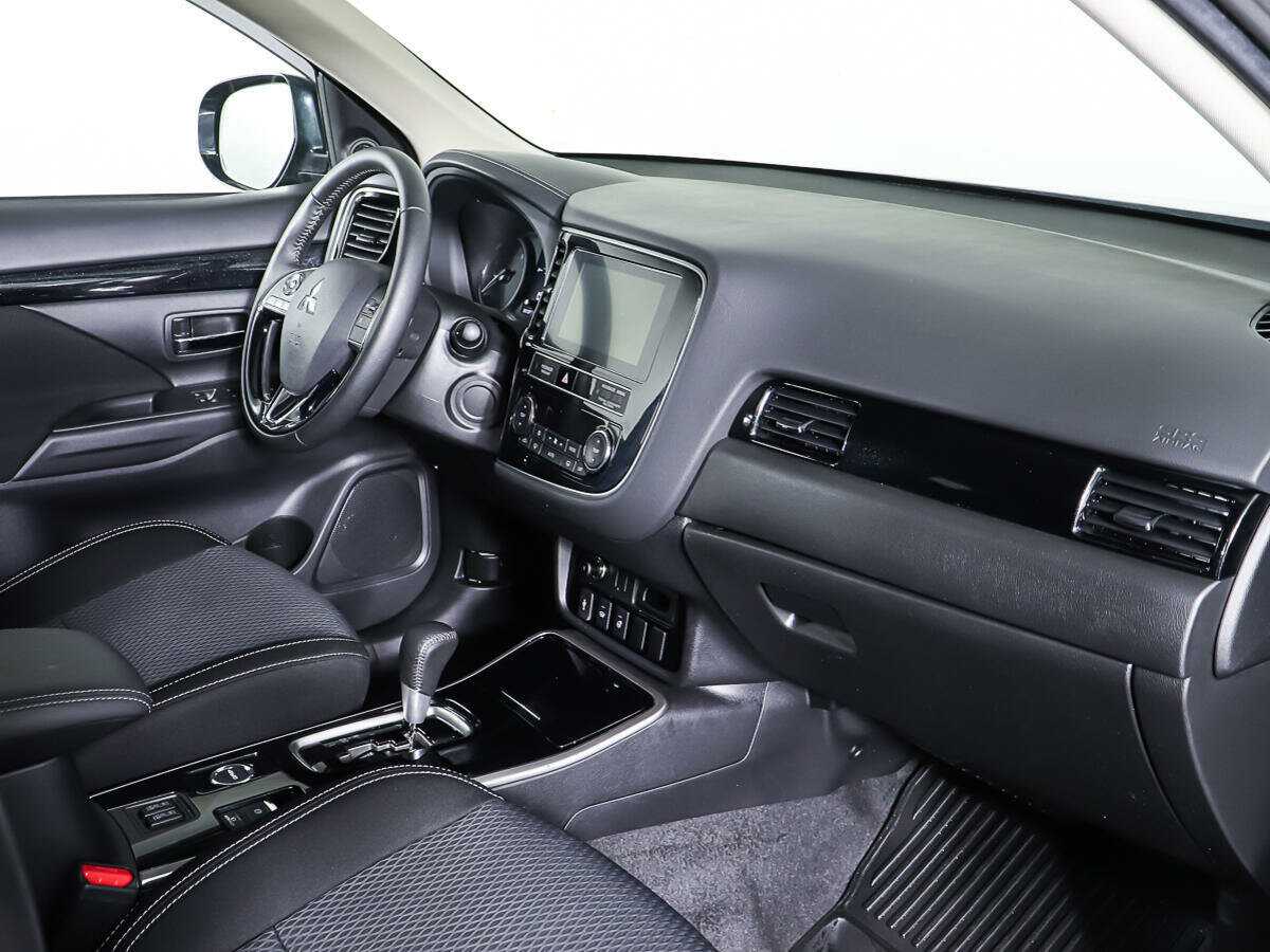 Купить Mitsubishi Outlander с пробегом. Фото: #8
