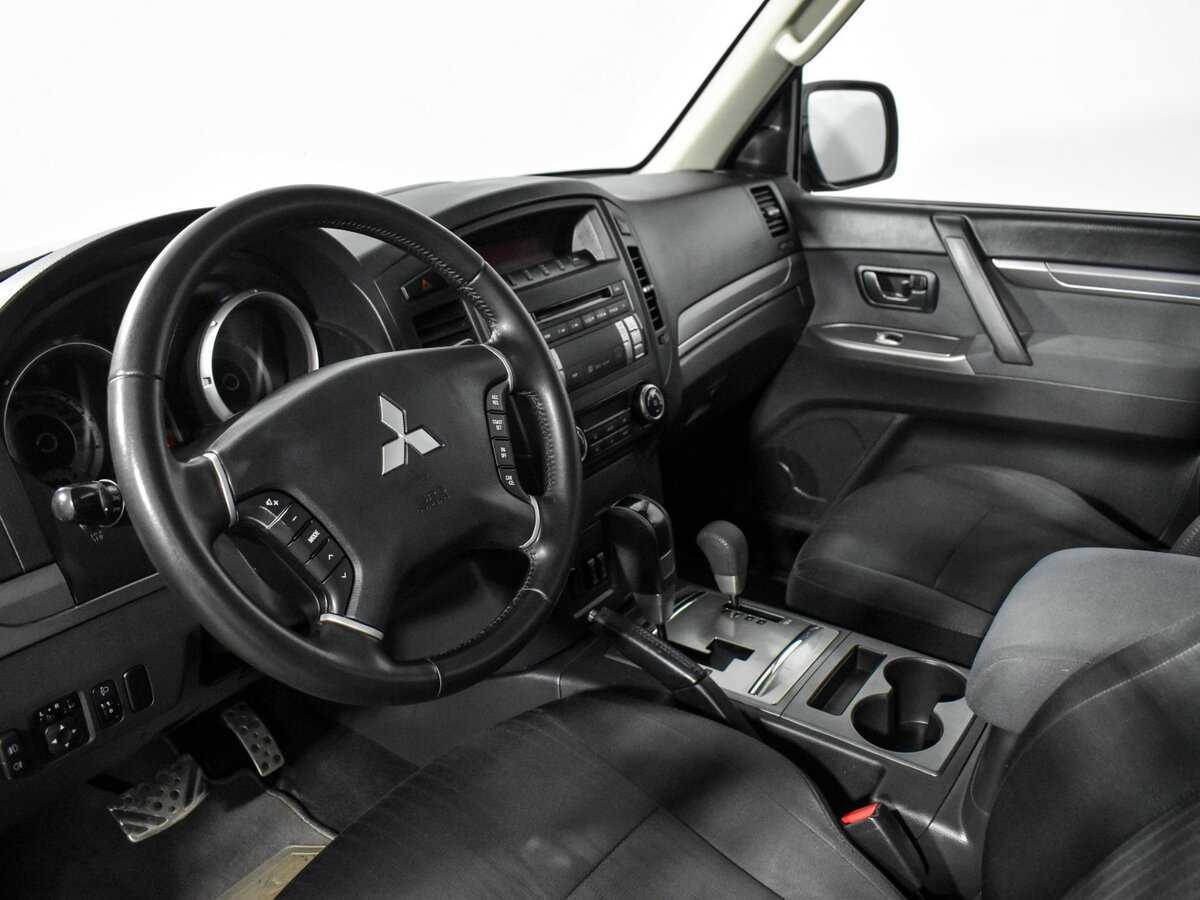 Купить Mitsubishi Pajero с пробегом. Фото: #6