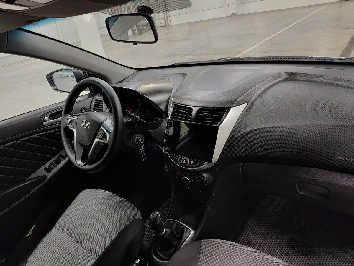 Купить Hyundai Solaris с пробегом. Фото: #10