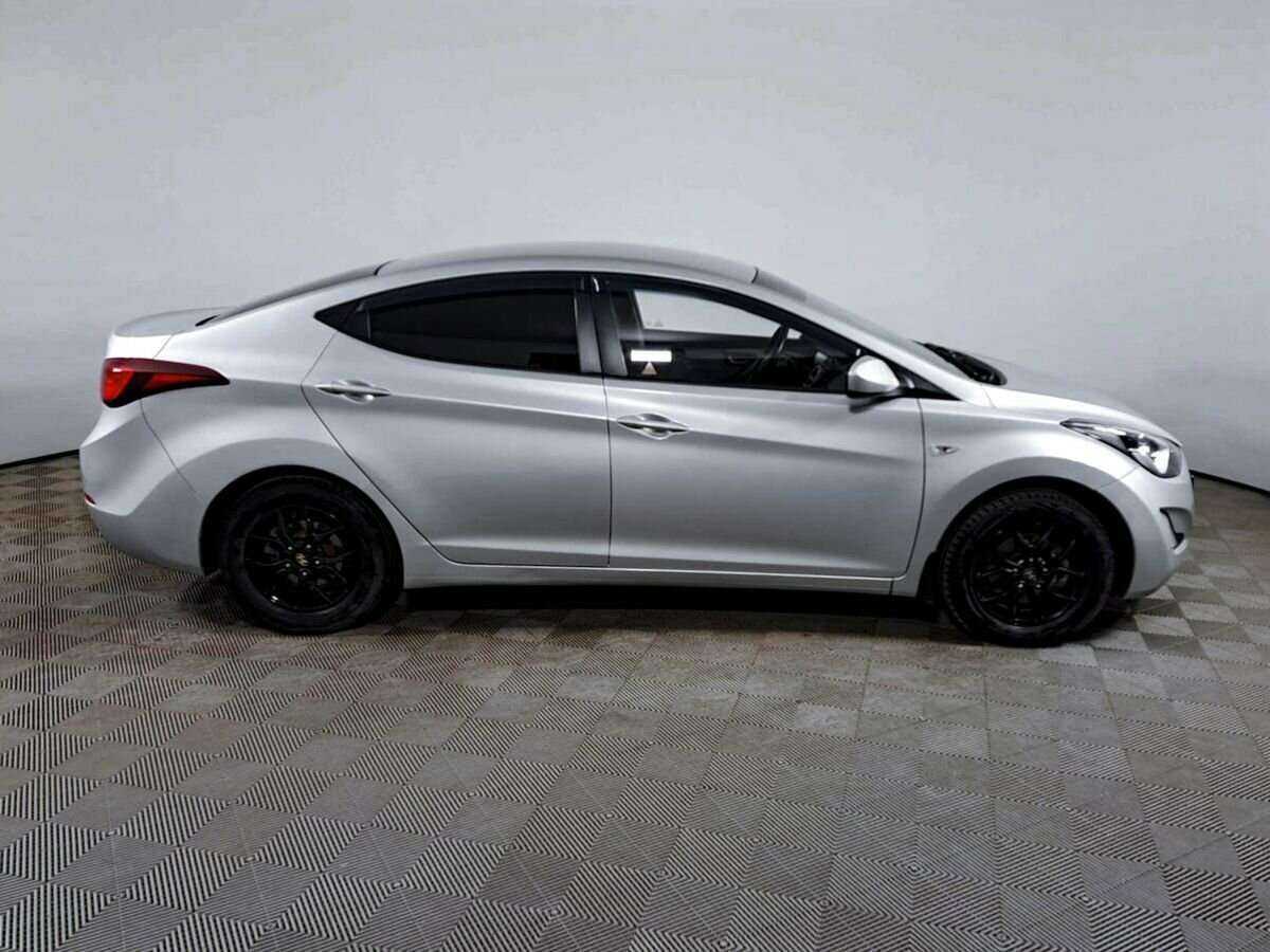 Купить Hyundai Elantra с пробегом. Фото: #3