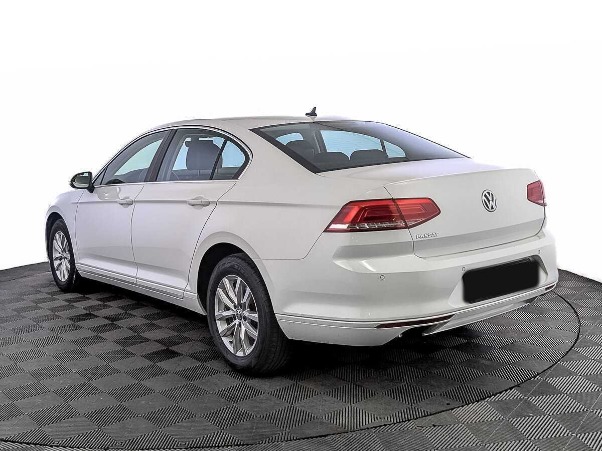 Купить Volkswagen Passat с пробегом. Фото: #6