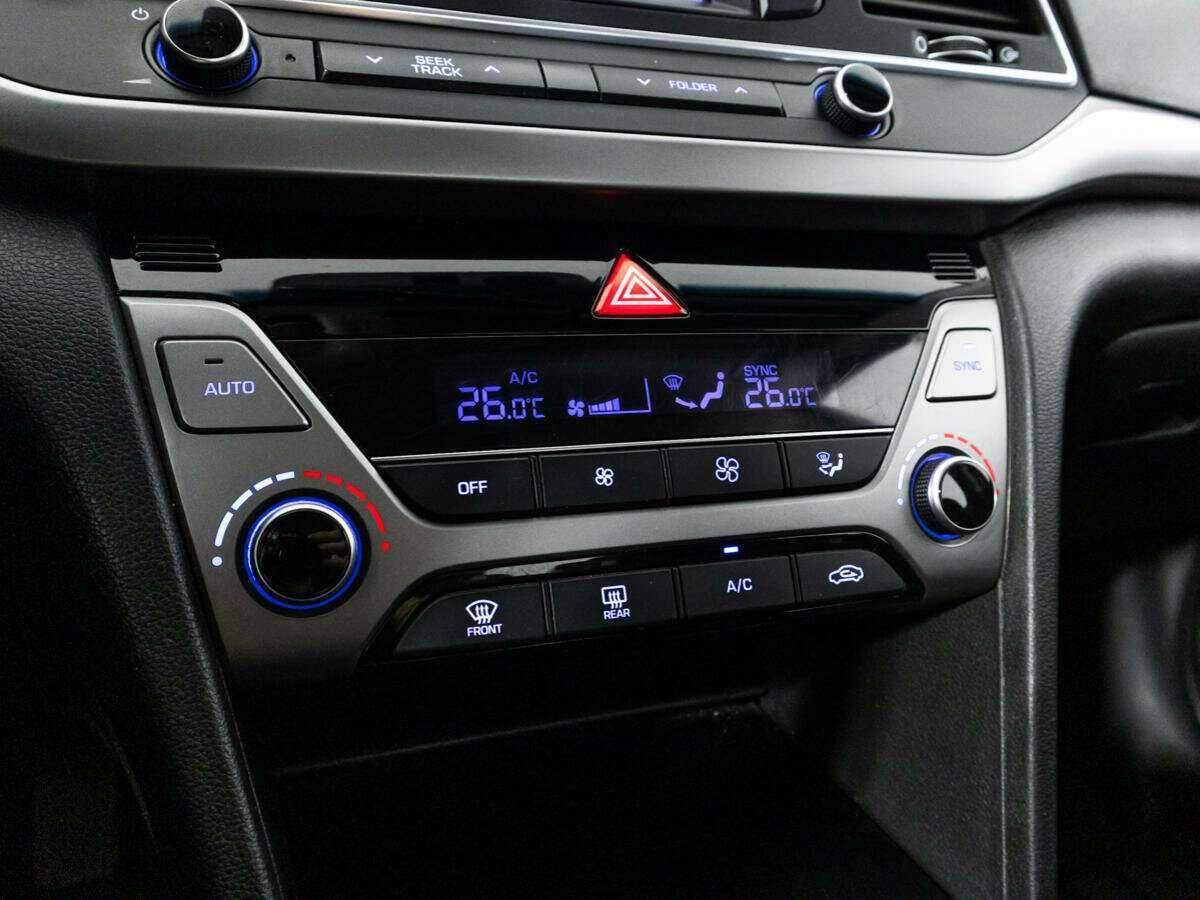 Купить Hyundai Elantra с пробегом. Фото: #14