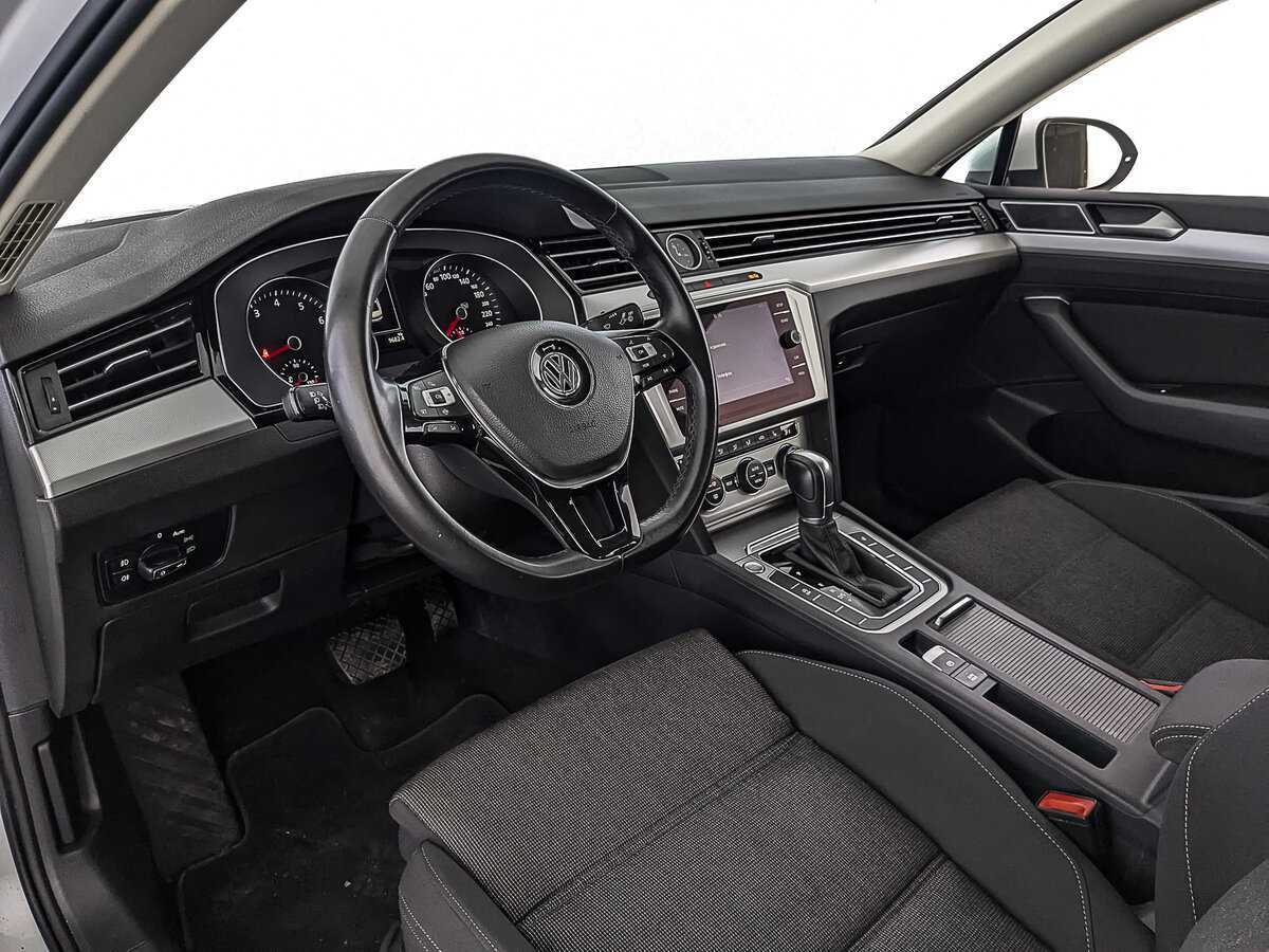 Купить Volkswagen Passat с пробегом. Фото: #14