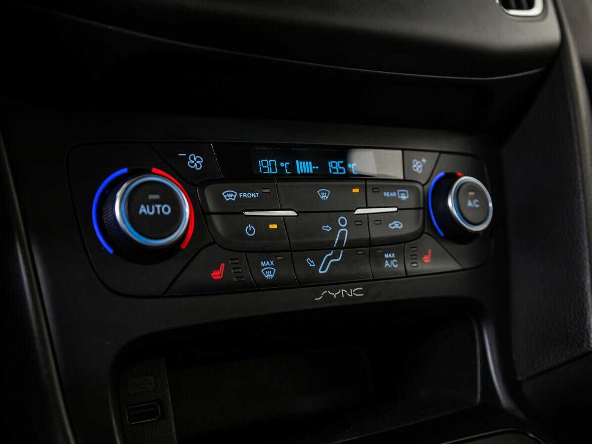 Купить Ford Focus с пробегом. Фото: #15
