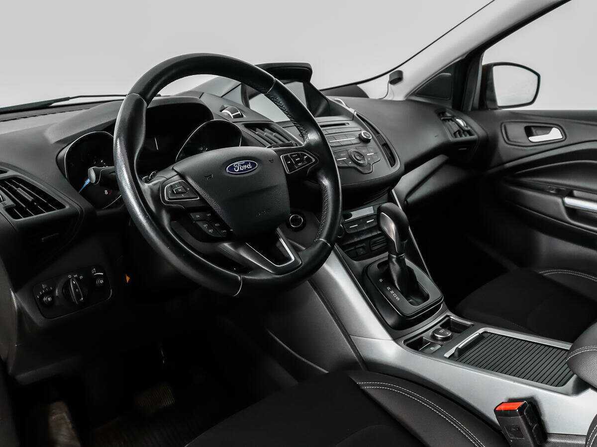 Купить Ford Kuga с пробегом. Фото: #8