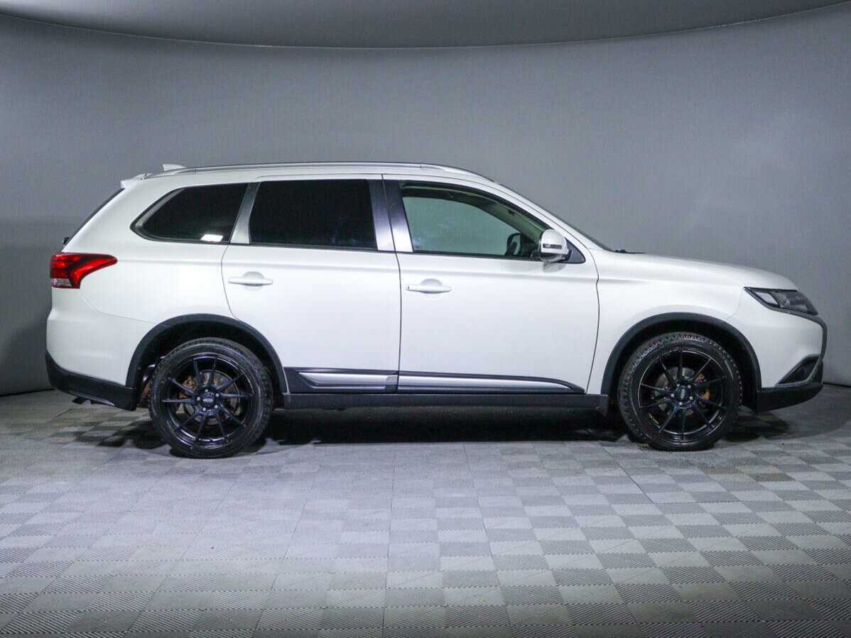 Купить Mitsubishi Outlander с пробегом. Фото: #3