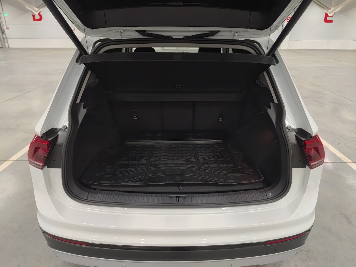 Купить Volkswagen Tiguan с пробегом. Фото: #9