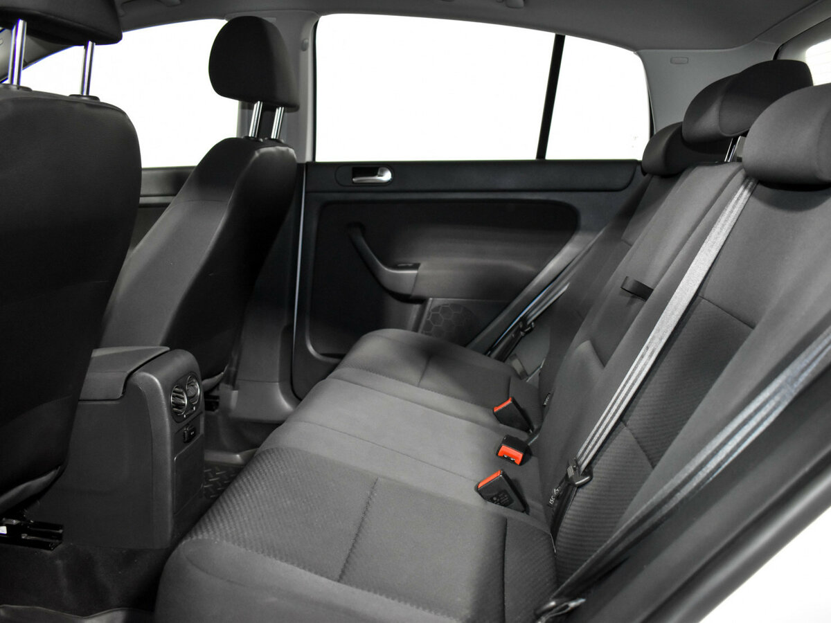 Купить Volkswagen Golf Plus с пробегом. Фото: #10