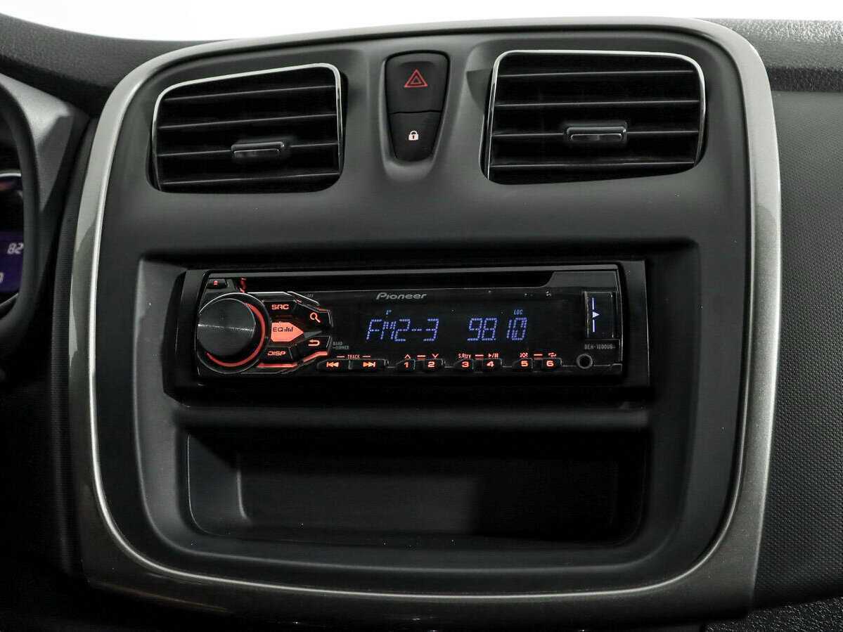 Купить Renault Sandero с пробегом. Фото: #13