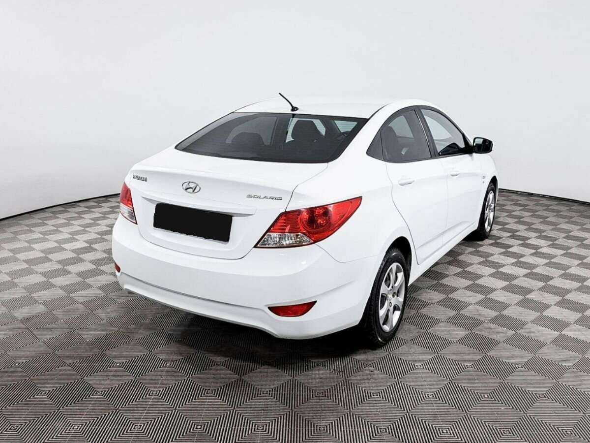 Купить Hyundai Solaris с пробегом. Фото: #4