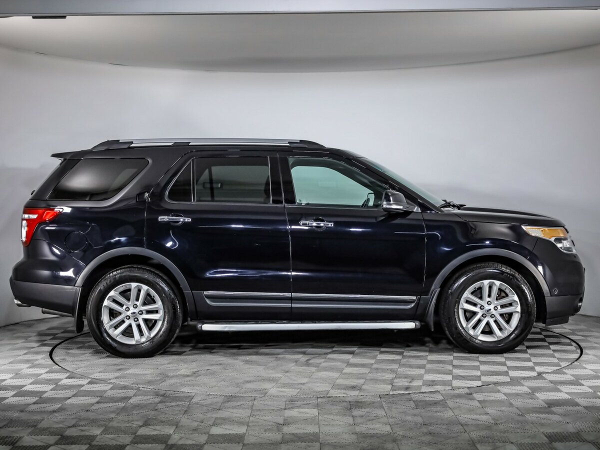 Купить Ford Explorer с пробегом. Фото: #3
