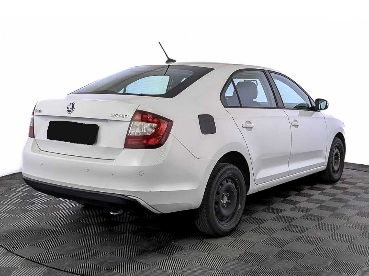 Купить Skoda Rapid с пробегом. Фото: #4