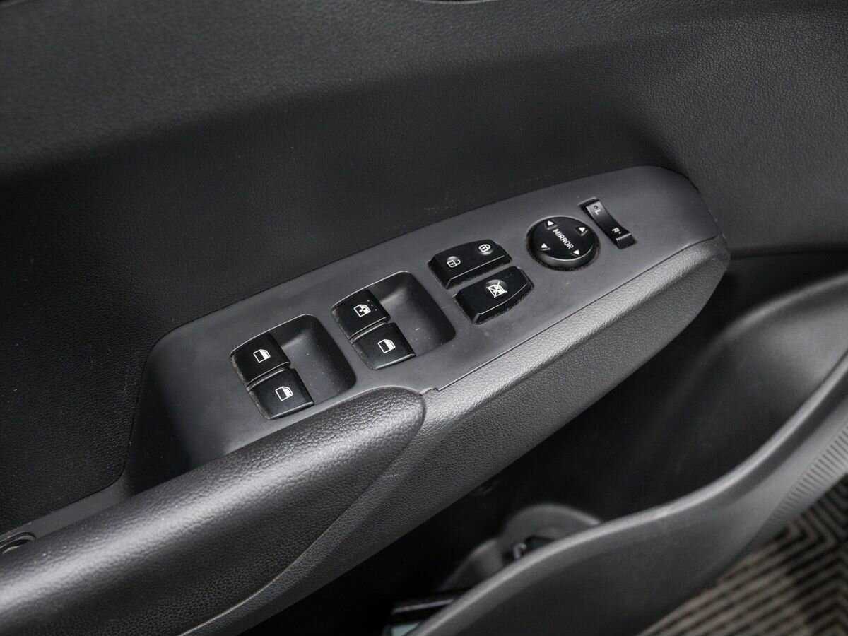 Купить Hyundai Solaris с пробегом. Фото: #13