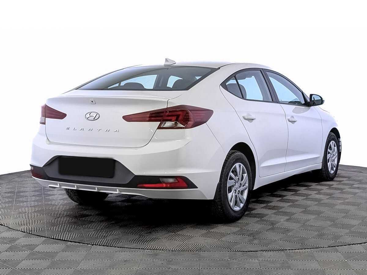 Купить Hyundai Elantra с пробегом. Фото: #4