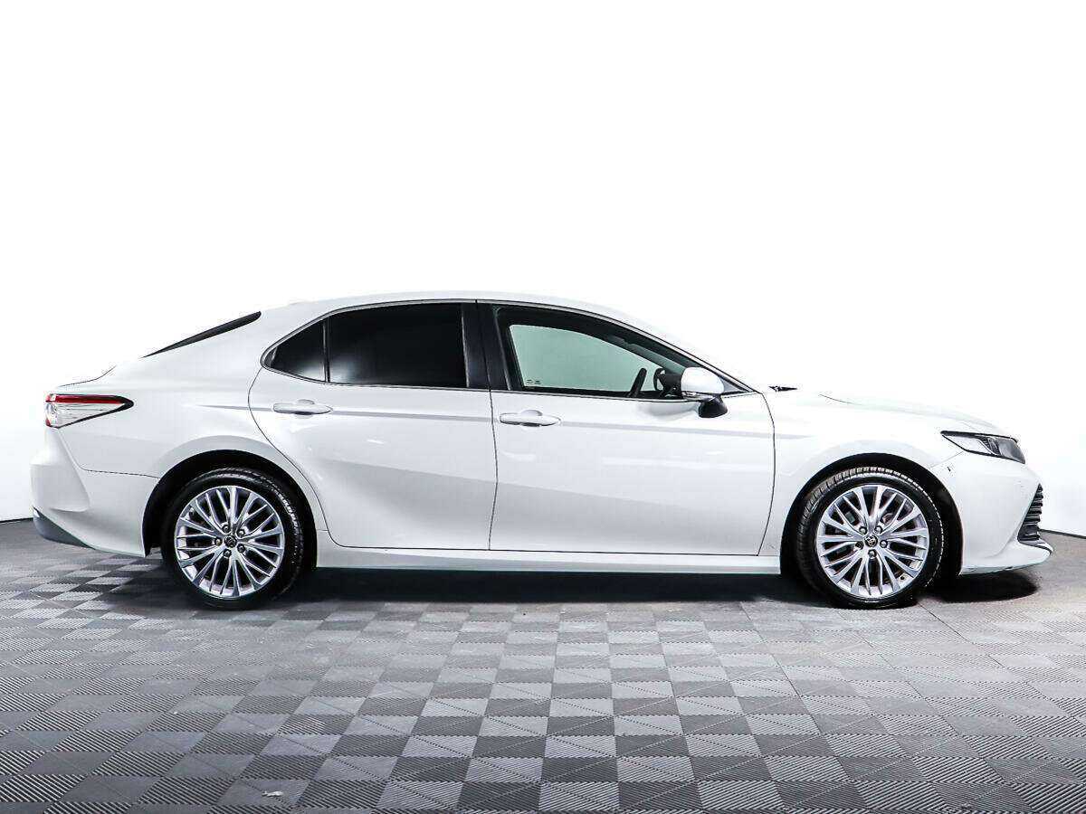 Купить Toyota Camry с пробегом. Фото: #3