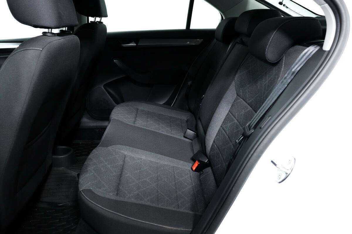 Купить Volkswagen Polo с пробегом. Фото: #11