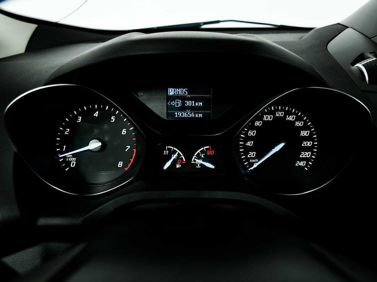 Купить Ford Kuga с пробегом. Фото: #9