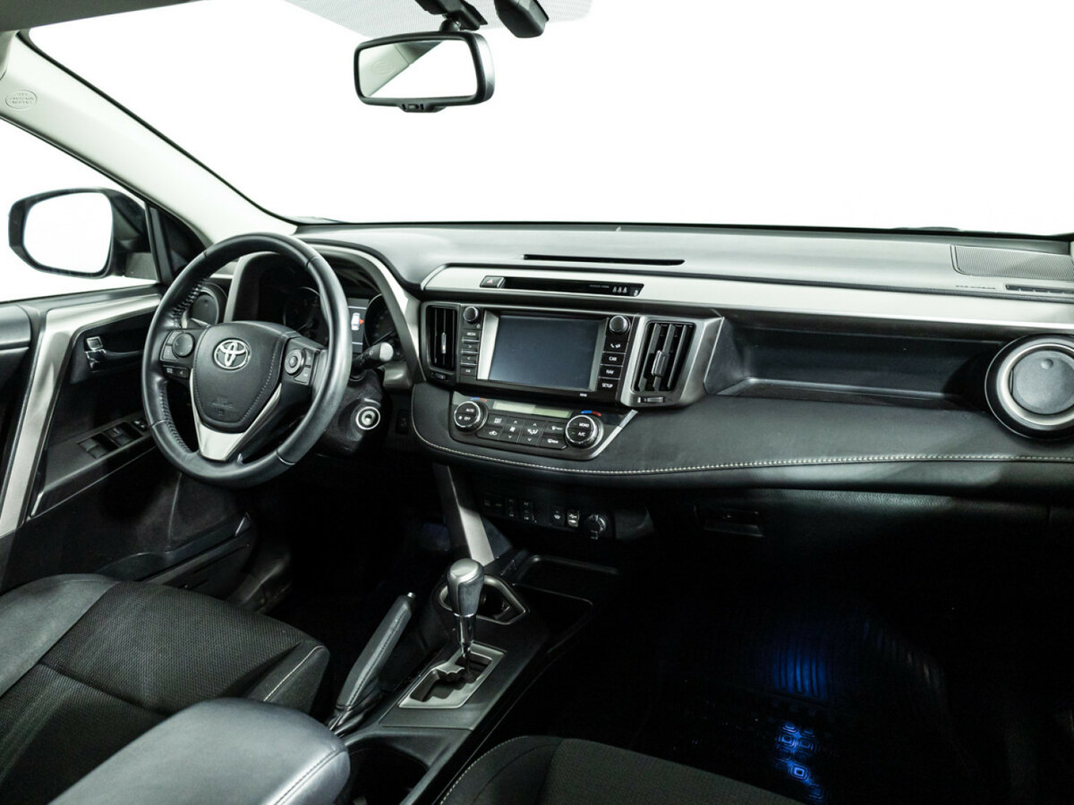 Купить Toyota RAV4 с пробегом. Фото: #8