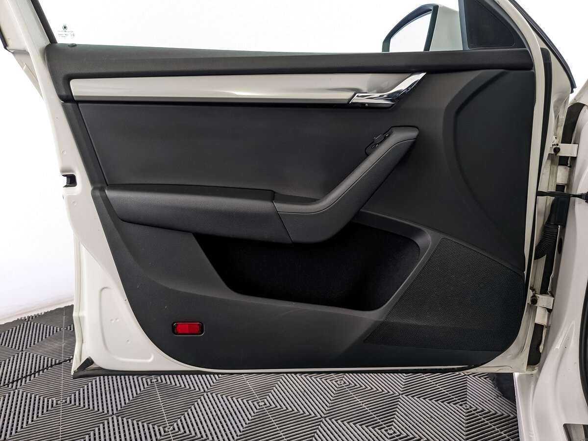 Купить Skoda Octavia с пробегом. Фото: #14