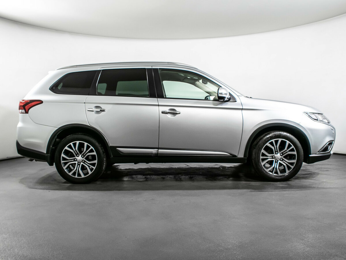 Купить Mitsubishi Outlander с пробегом. Фото: #3