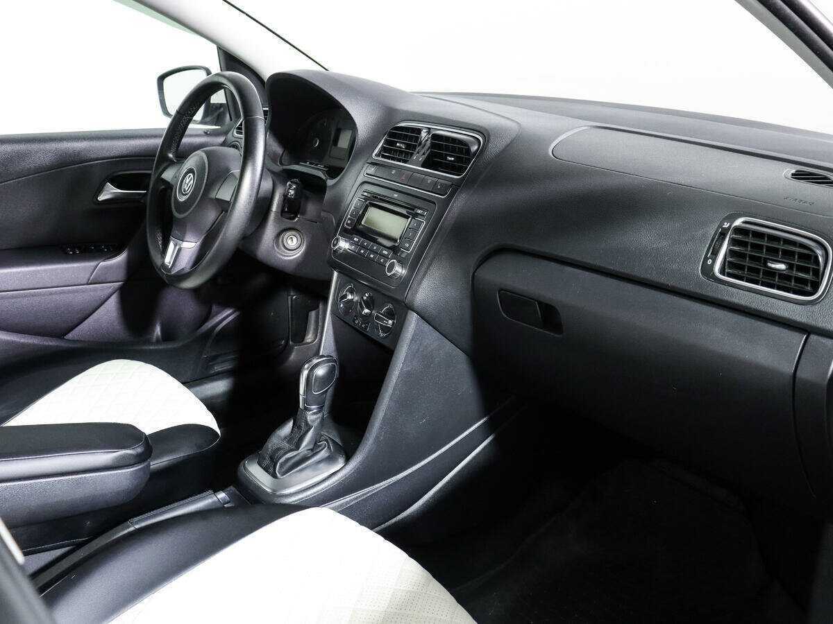 Купить Volkswagen Polo с пробегом. Фото: #8