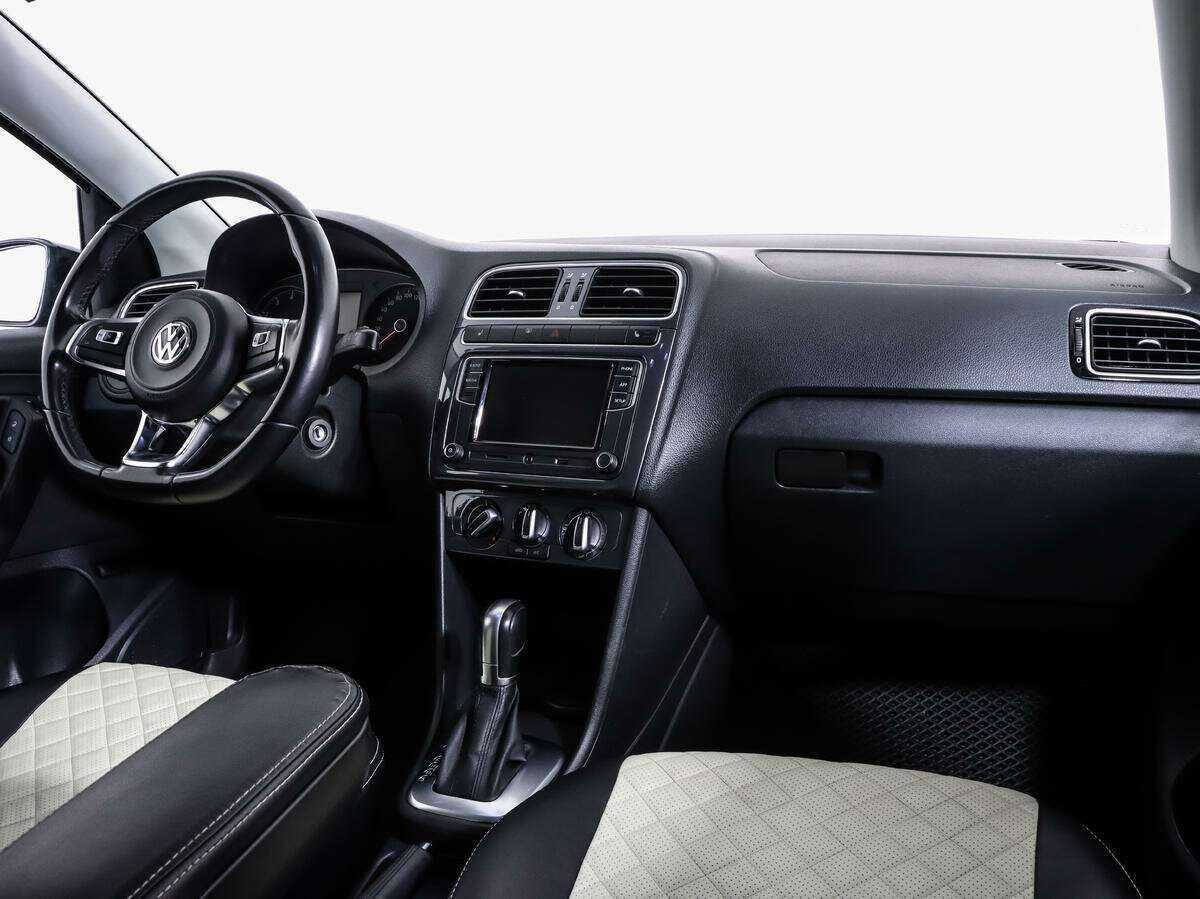 Купить Volkswagen Polo с пробегом. Фото: #8