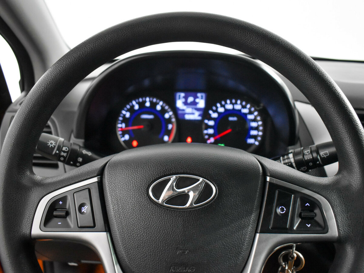 Купить Hyundai Solaris с пробегом. Фото: #13
