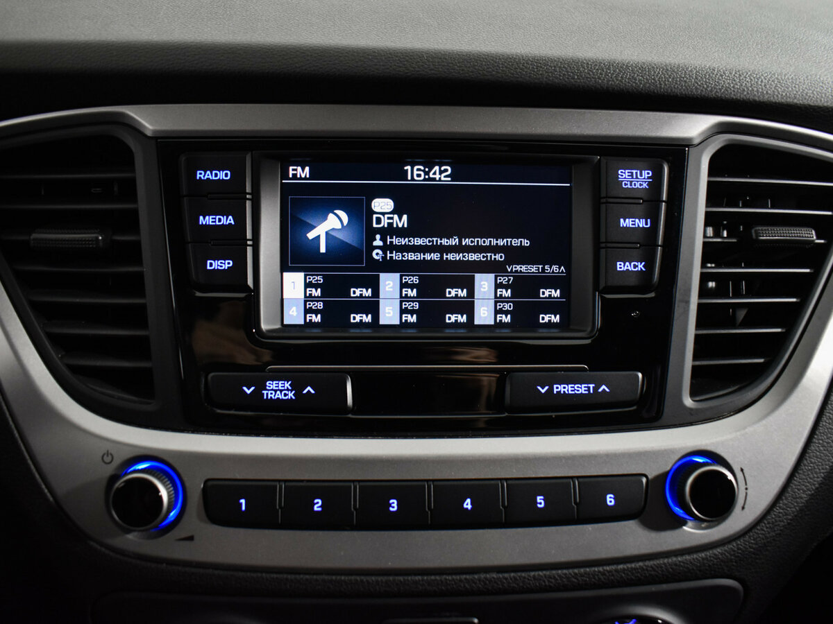 Купить Hyundai Solaris с пробегом. Фото: #13