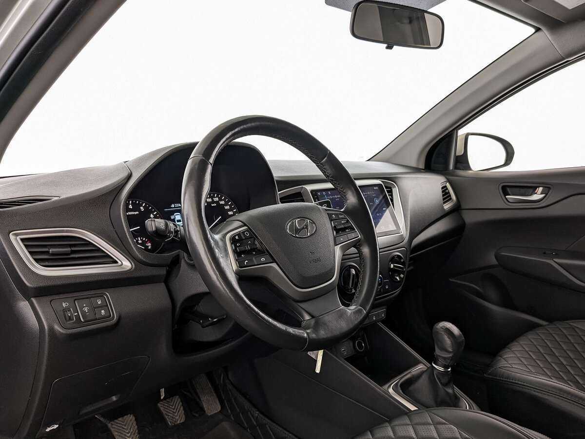Купить Hyundai Solaris с пробегом. Фото: #10