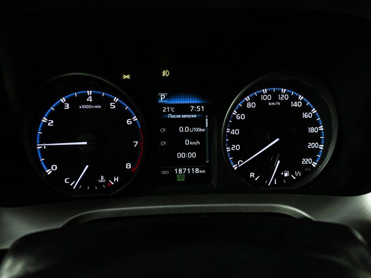 Купить Toyota RAV4 с пробегом. Фото: #9