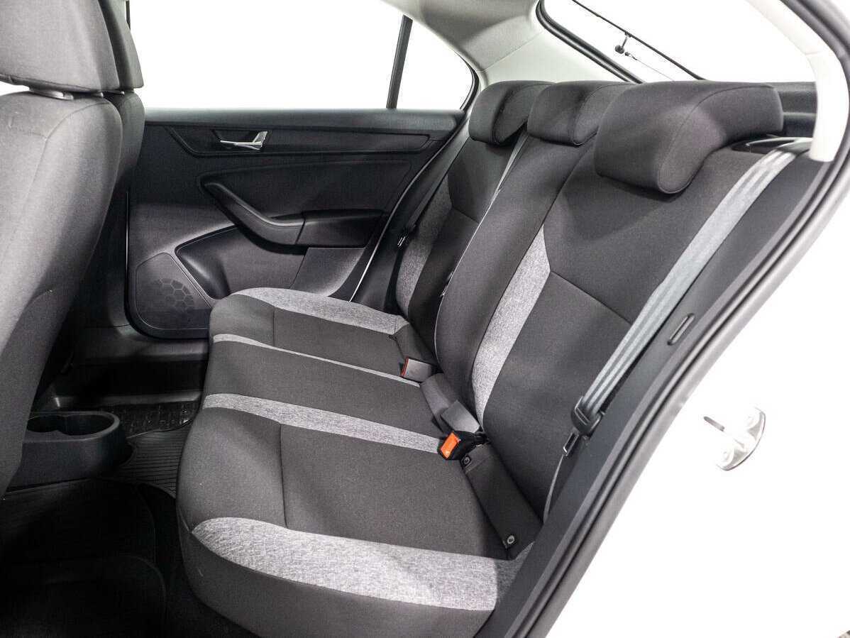 Купить Skoda Rapid с пробегом. Фото: #8