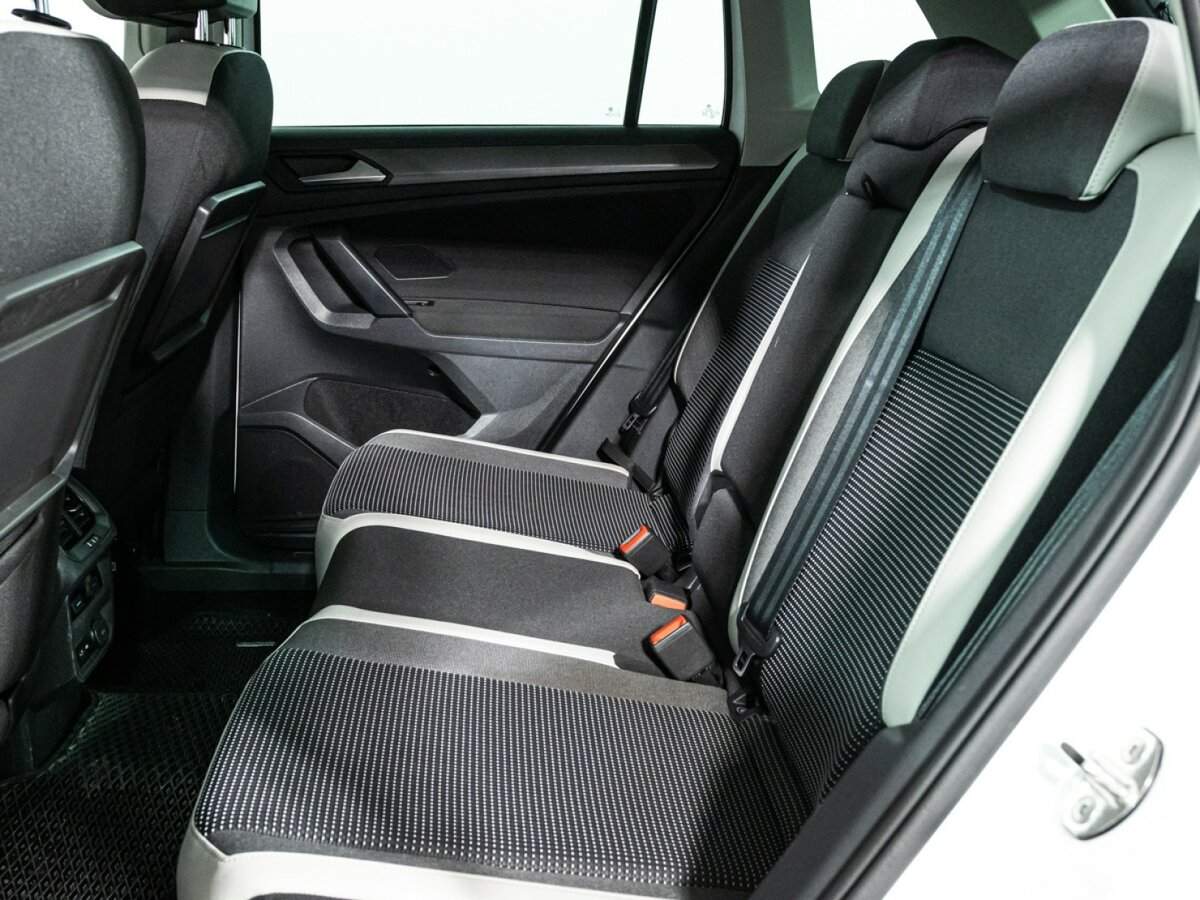 Купить Volkswagen Tiguan с пробегом. Фото: #9
